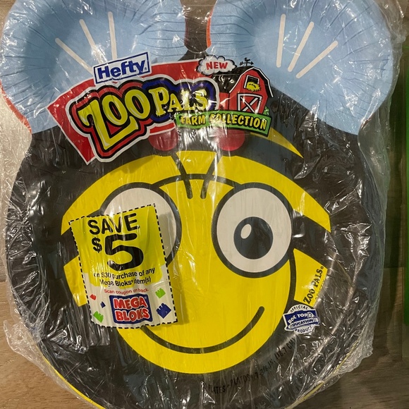 New Farm Collection Paper Plates & Long Candles - Picture 8 of 10